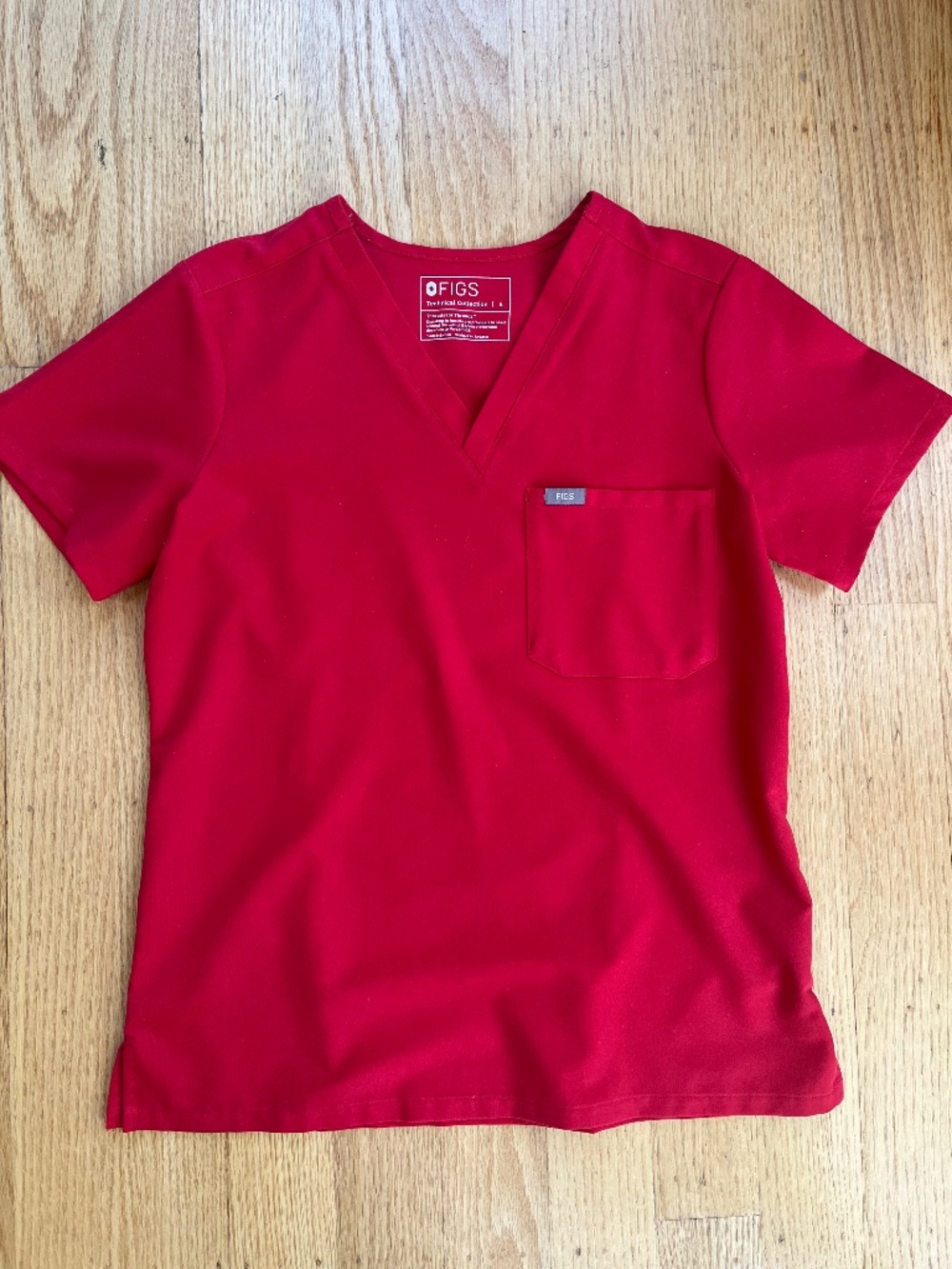 ❤️ FIGS POP RED Scrub Top – Small